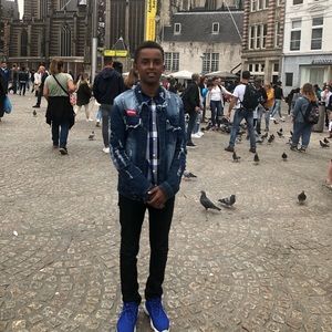 Meet your Posher, Hamza